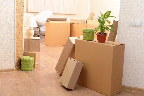 Truck hire option for transporting furniture and boxes in Chelsea